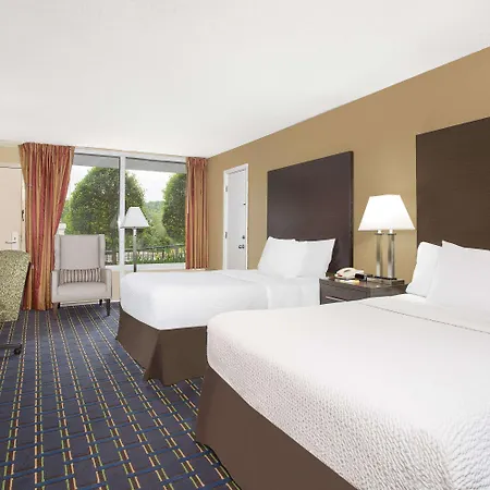 Days Inn By Wyndham Asheville/Mall Exterior photo